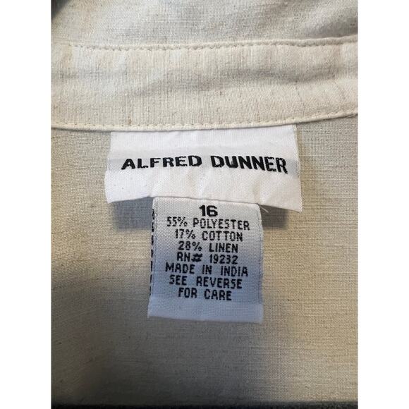 Vintage Embroidered Button Down - Picture 5 of 5